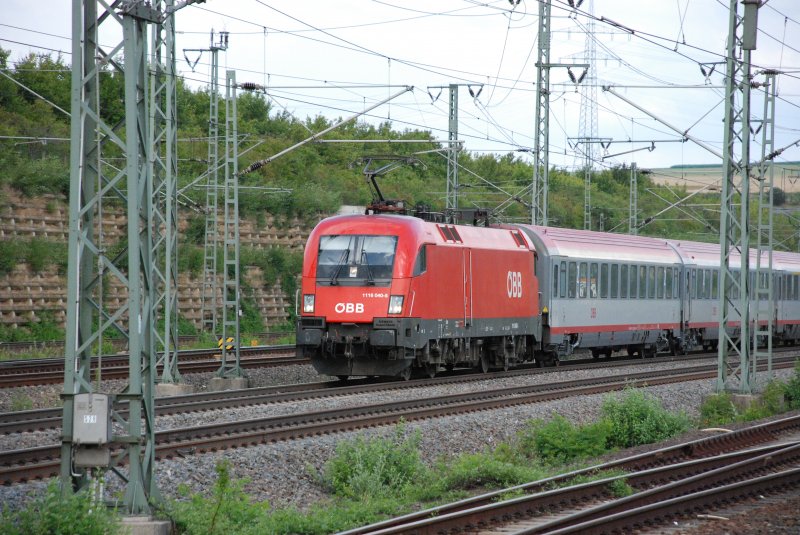 1116 040-5 war am heutigen Tag (9.07.2009) nach der Ausfahrt aus Stuttgart die fhrende Lok des EC 112  Mimara  nach Frankfurt/Main. Das Bild entstand bei der Durchfahrt in Vaihingen/Enz.