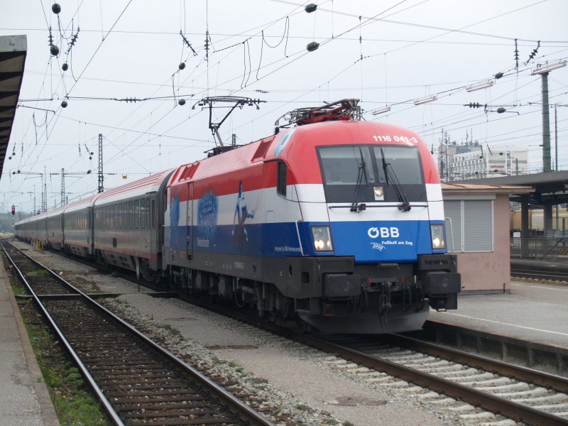 1116-041 am 12.04.2008 mit EC 114 in Rosenheim