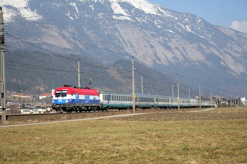 1116 041 (EM-Lok Niederlande) mit dem EC 87 am 16.02.08 bei Schwaz
