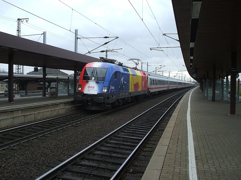 1116 056-1 (EM-Lok Kroatien) am 7.4.2008 mit IC 2082  Knigssee  bei der Einfahrt in Gttingen