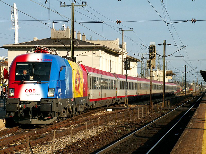 1116 056 EM-Lok  Rumnien  bespannte am 27.2.2008 IC 692 und ist auf dem Bild in Wien Htteldorf zu sehen