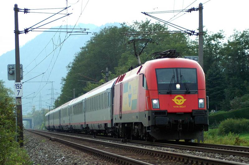 1116 063 bespannt am 6.10.2005 den CE 558 ?Joseph Ressel? von Graz nach Wien-Sd (hier kurz vor Peggau-Deutschfeistritz)