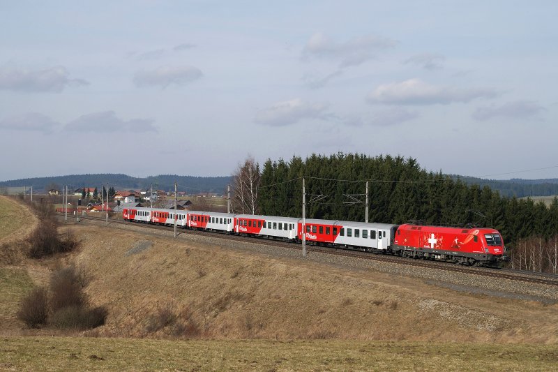 1116 075 (EM - Schweiz) mit R 3014 bei Pndorf (28.02.2008)