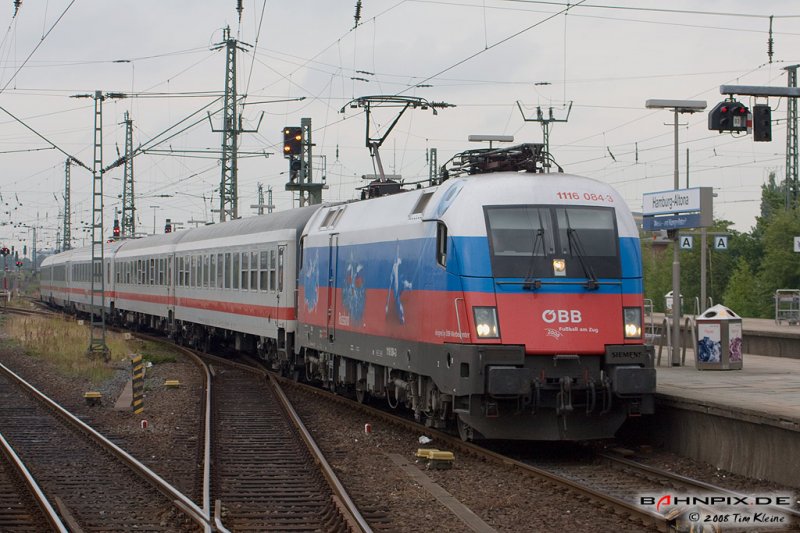 1116 084 am 10.07.2008 in Hamburg-Altona. www.bahnpix.de