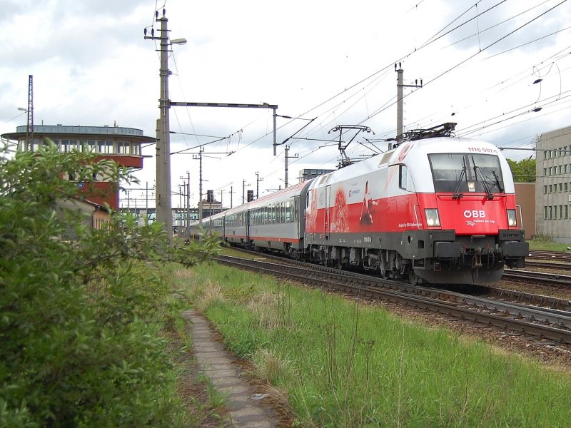 1116 087  EM-Polen  mit dem IC692  forschung-auf-schiene-at 
am 25.04.2008 kurz nach der Abfahrt in Wels.