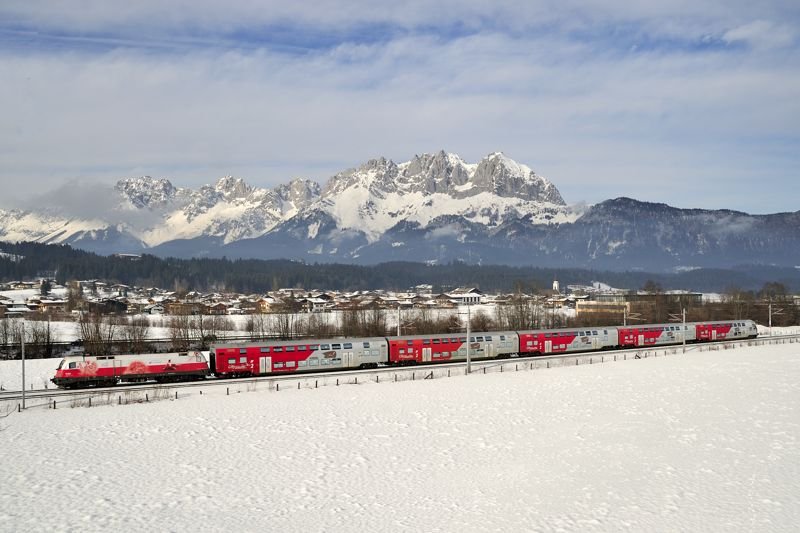 1116 087 (EM Polen) war am 24.1.2009 im Shuttleverkehr zwischen Wrgl und St.Johann/Tirol eingesetzt. Hier bei Oberndorf/Tirol.