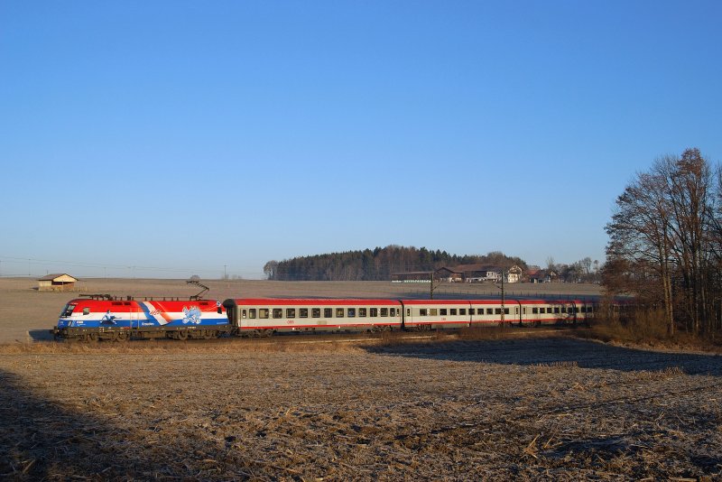 1116 108 (EM - Kroatien) mit IC 111 vor Gro�karolinenfeld (20.02.2008)