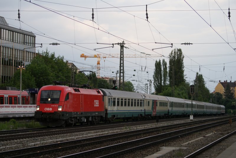 1116 110-6 mit einem EC am Heimeranplatz am 30.05.2009