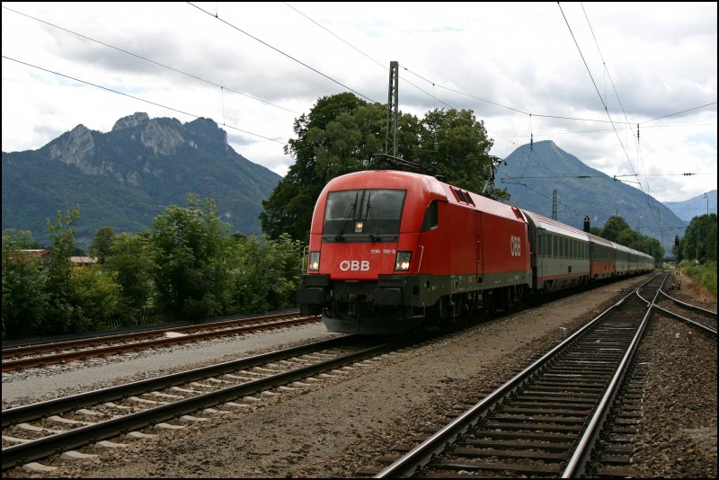 1116 118 durchfhrt am 27.06.07 mit dem OEC 188  VAL/GARDENA/GRDNERTAL  von Verona Porta Nuova nach Mnchen den Bahnhof Brannenburg.