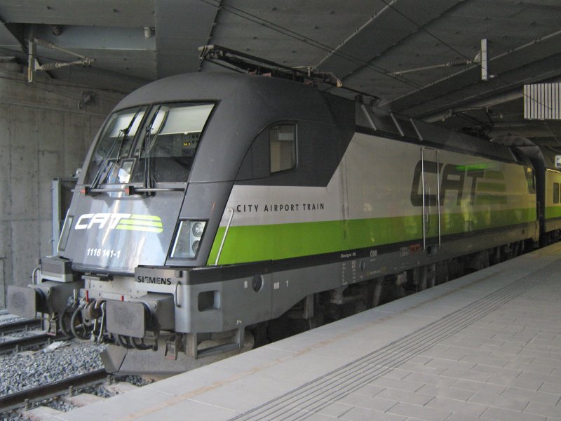 1116 141-1 als Lok des City Airport Trains (CAT) am Terminal Wien Mitte. 07.04.2009.