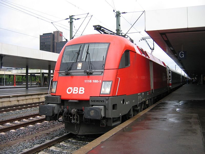 1116 160-1 mit dem IC 2082 K�nigssee 

Hannover Hbf,08.09.07