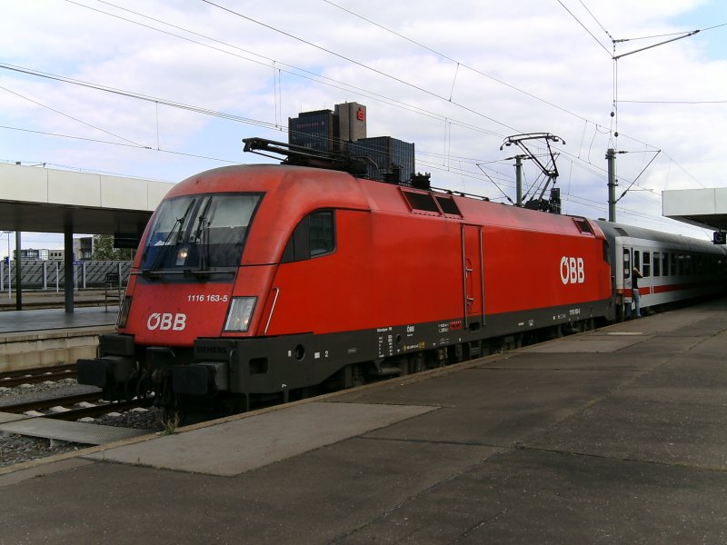 1116-163-5 mit dem IC 2082 Knigssee von Berchtsgarden nach Hamburg Altona in Hannover HBF