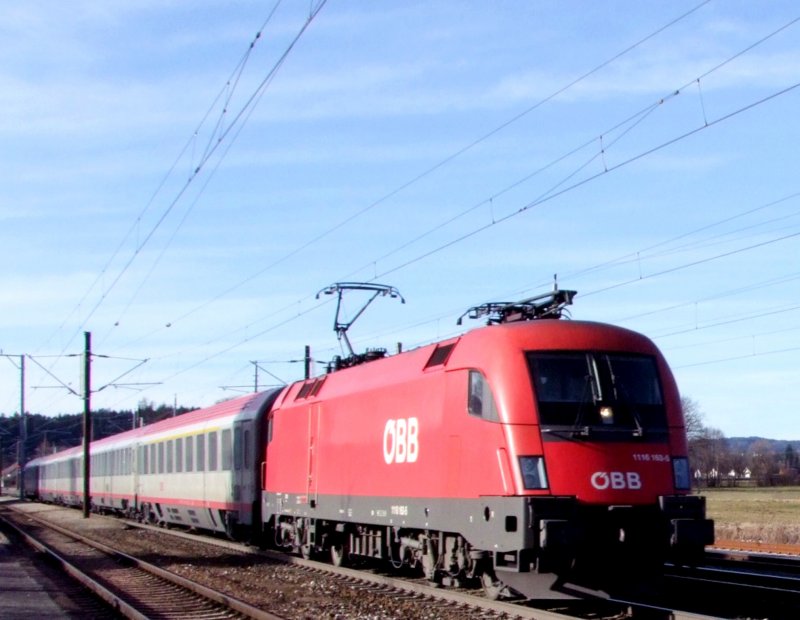 1116 163-5 ist mit IC65 bei Redl-Zipf unterwegs; 090124