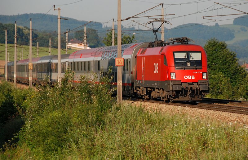 1116 177 mit Euronight 467  Wiener Walzer , am fr�hen Morgen des 30.07.2009 kurz vor Neulengbach.