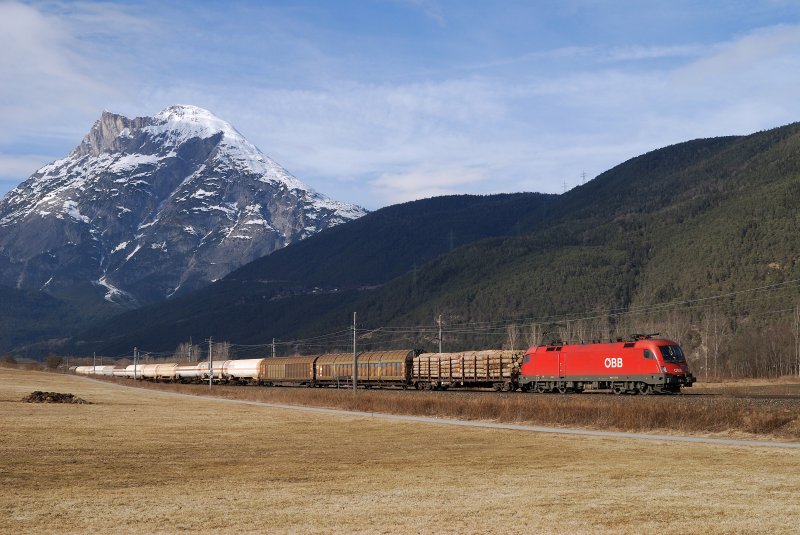 1116 178 mit Gterzug in Flaurling (22.02.2008)