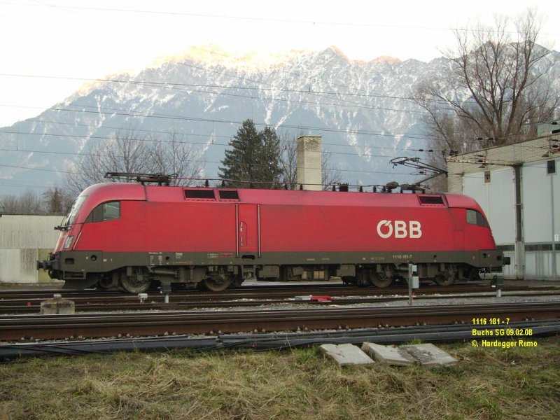1116 181-7 wartet in Buchs SG auf ihre Leistung. 
09.02.08