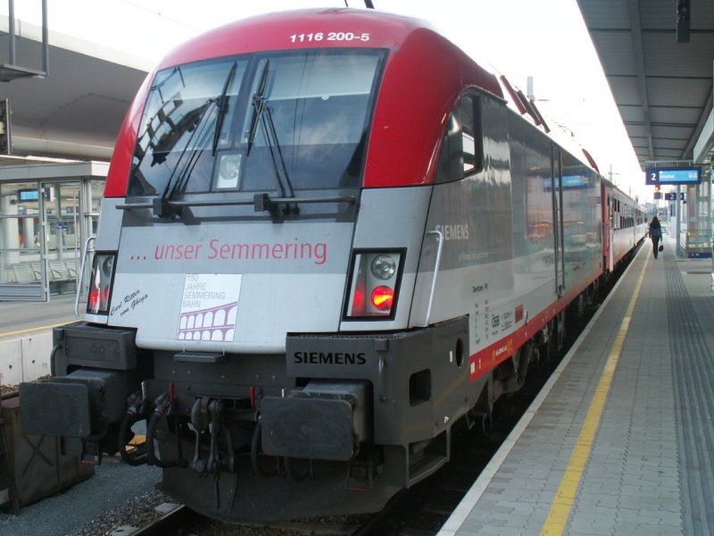 1116 200-5 Sonderbemalung  150 Jahre Semmeringbahn  in Linz Hbf, 26.8.2006