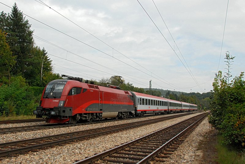 1116 213 am Intercity 642 nach Salzburg. Tullnerbach-Pressbaum, am 30.09.2009.