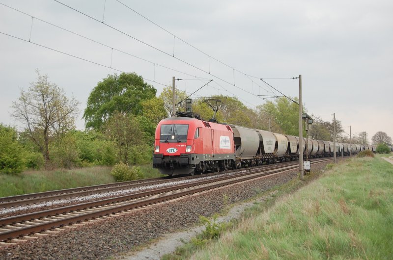 1116 233-6 ITL Taurus mit Kesselwagen am 22.04.2009 kurz vor berquerung des Mittellandkanals bei Peine