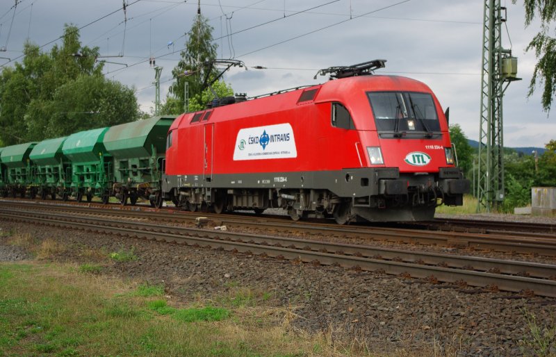 1116 234-4 der ITL gab sich die Ehre, beim dritten Einschotter-Einsatz auf der neuen Eschweger Stadtbahnhof-Strecke die Schotterwagen anzuliefern. Hier jedoch schon nach verrichteter Arbeit bei der Ausfahrt. 12.08.2009.
