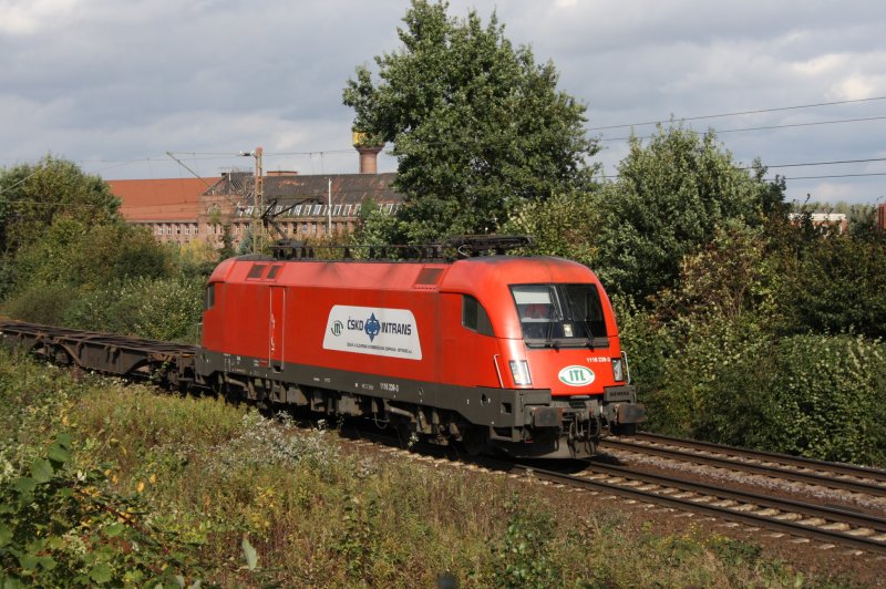 1116 239 mit einem Container Zug in Hannover Limmer