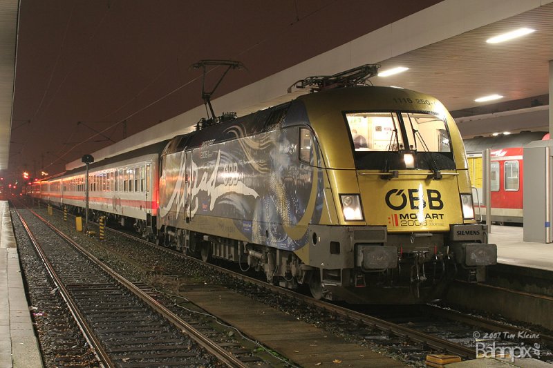 1116 250 am Abend des 10.12.2007 in Hamburg-Altona. www.bahnpix.de