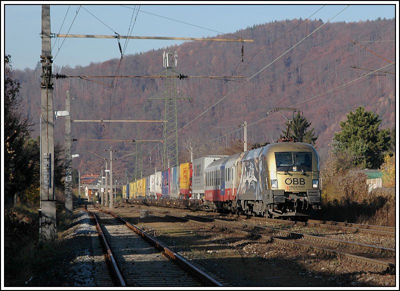 1116 250 mit der RoLa 41401 von Wels nach Marburg am 24.11.2006 aufgenommen in Graz-Gsting. Sie hat diesen Zug bis zum Grenzbahnhof zu Slowenien, Spielfeld Stra, bespannt