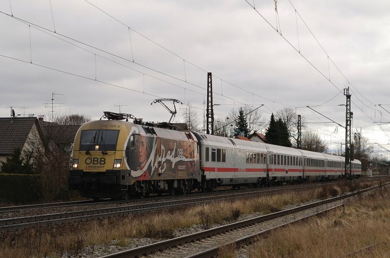 1116 250 (Mozart) mit IC 2082 in Haspelmoor (10.12.2007)