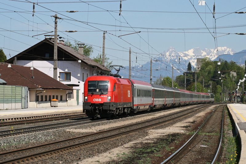 1116 255 mit OEC 162  Transalpin  am 25.04.2009 in Brixlegg.