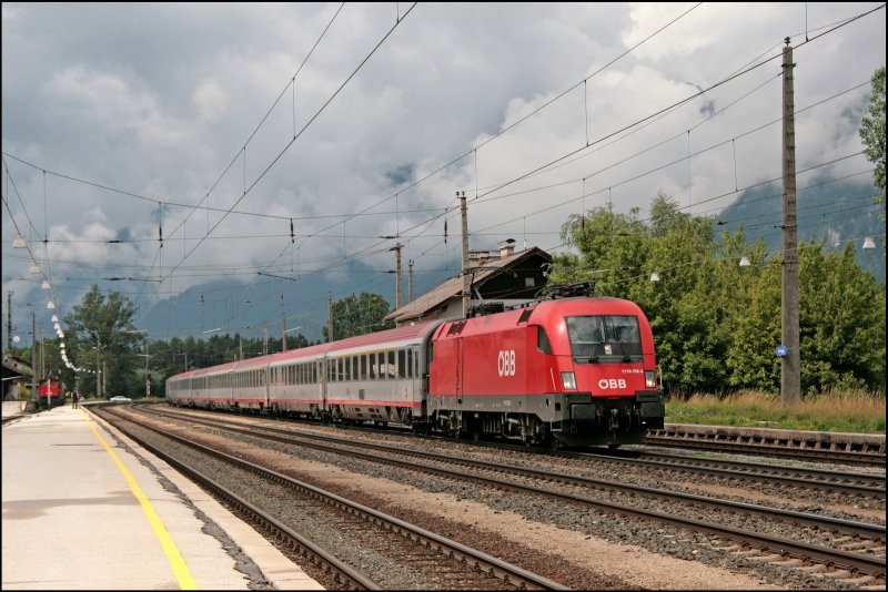 1116 258 hat am Brenner den OEC 188  Val Gardena/Grdnertal  bernommen und wird ihn nach Mnchen bringen. In Brixlegg wurde er auf den Chip gebannt. (08.07.2008)
