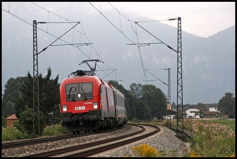 1116 260  Europischer Lokfhrerschein  schleppt den OEC 161  VORALBERG , Zrich HB - Wien Westbahnhof, durch das Inntal in Richtung Rosenheim. (31.07.2009)