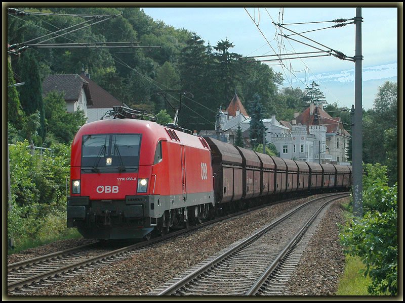 1116 263 mit dem leeren MoKo bei der Durchfahrt in Greifenstein-Altenberg am 19.8.2006.