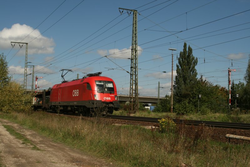 1116 268 zieht ein Gterzug an Regensburg Ost vorbei.13.09.07