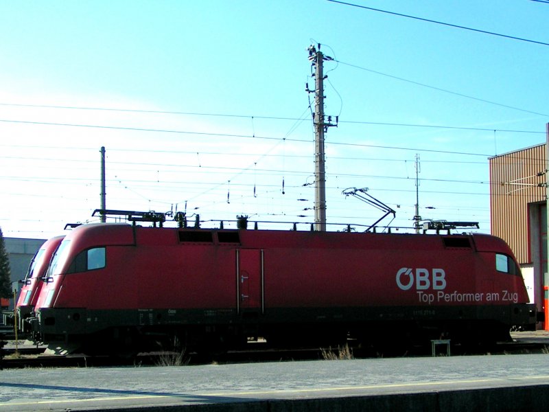 1116 271-6  Top Perfomer am Zug  steht auf gleicher Hhe vor 1116 206-2 in Wolfurt; 090203