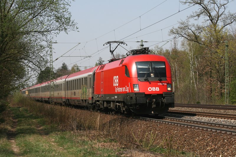1116 271 „Top Performer am Zug“ mit EC 113 am 14.04.2009 in Haar (bei Mnchen).