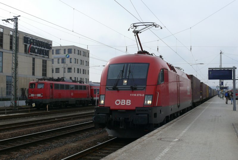 1116 273-2 mit Containerzug bei der Durchfahrt in Regensburg Hbf, 14.03.2009 (Bahnbilder-Treffen Regensburg)