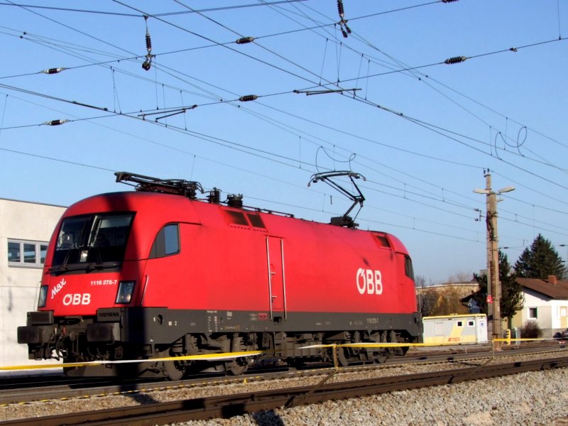 1116 275-7  MAX  durchfhrt als Lokzug den Bhf. Neumarkt/Kallham Richtung Passau; 081230