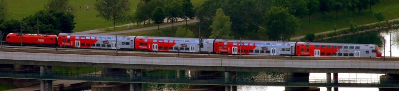 1116 xxx und 80-33 xxx mit Doppelstockgarnitur am 31.5.2007 unterwegs zwischen den Stationen Wien Neue Donau und Floridsdorf. 