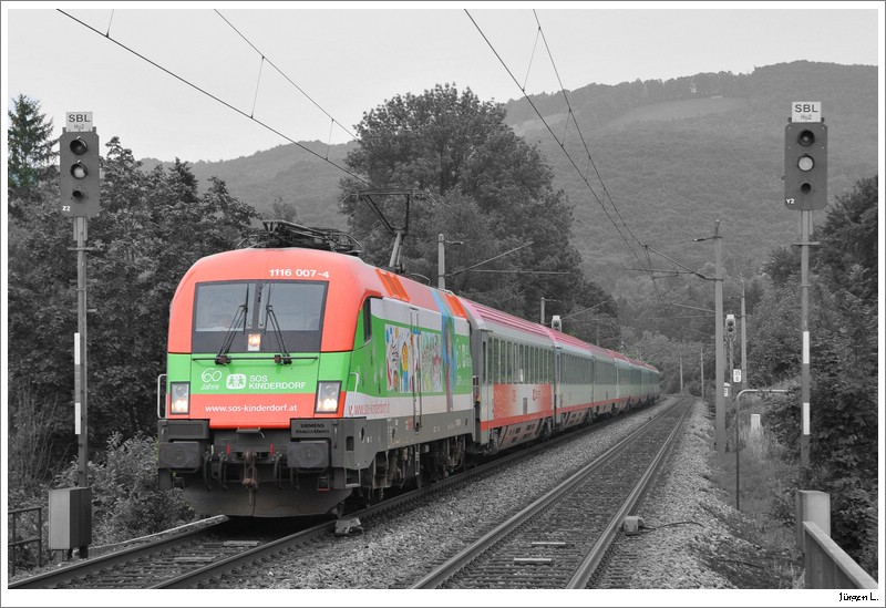 1116.007 (SOS-Kinderdorf) brachte den OIC740 von Wien nach Salzburg. Hofstatt, 27.6.2009.