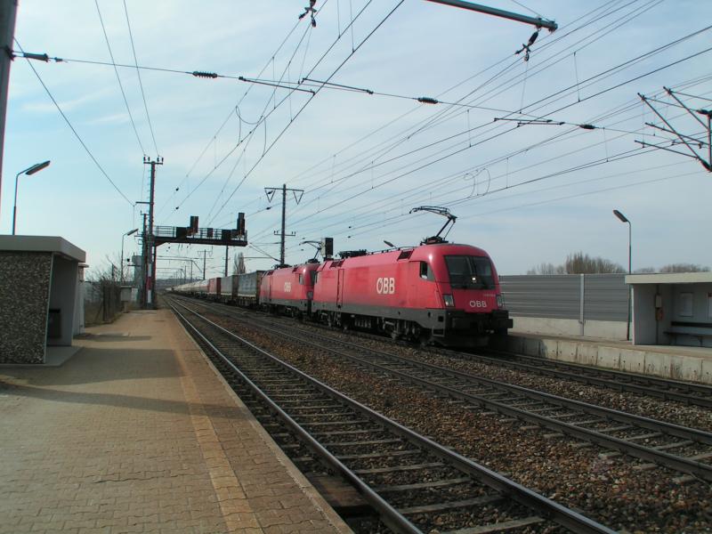 1116.126-2 mit einem Gz Ri. Wien Nordwestbf.
<a href= http://www.bahnbilder.de/kauf  target= _blank ><img src= http://www.bahnbilder.de/counter/counter_new.php?key=335024393  alt= Bahnbilder.de  title= bahnbilder.de  border= 0 ></a>


