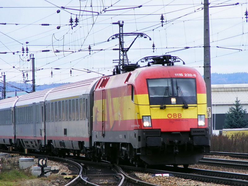 1116.232  EM-lok Spanien  im Bahnhof Kirchstetten am 23.10.2008.