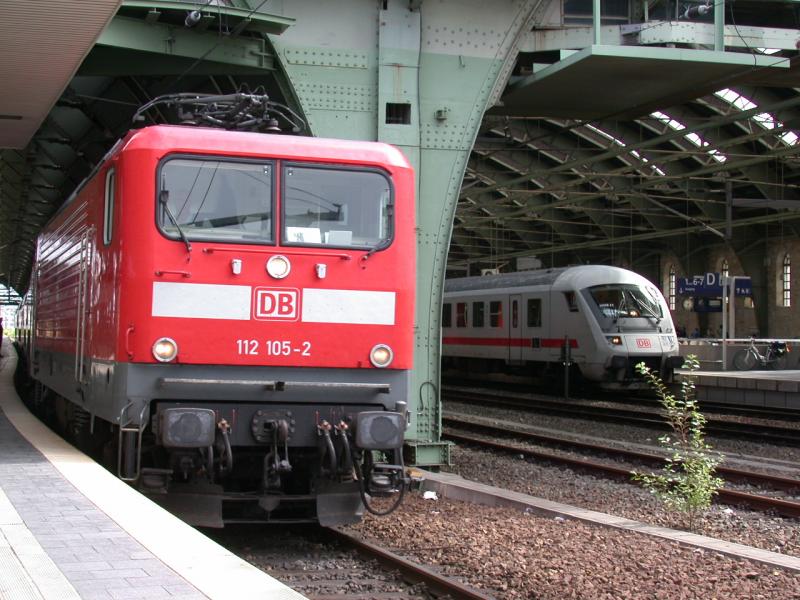 112 105-2 in Berlin Ostbahnhof (07.08.2005)