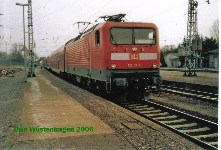 112 111-0 mit RE der Linie 4 Falkenberg/Elster - Rathenow
Scanfoto: Uwe Wstenhagen