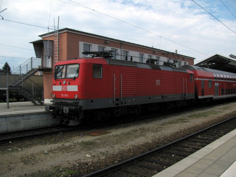 112 115-1 am versp�teten RE 1 nach Eisenh�ttenstadt in Frankfurt/Oder am 28.08.