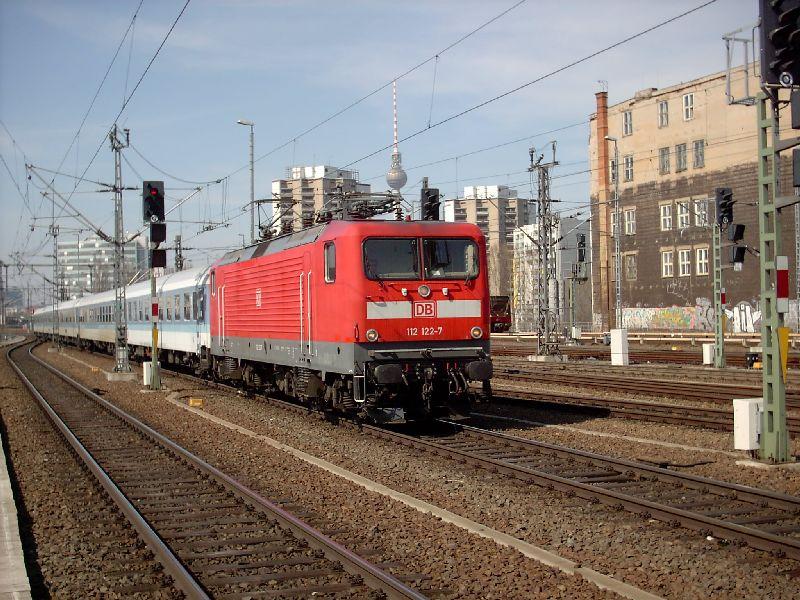 112 122-7 am 03.04.05 in Berlin Ostbahnhof.