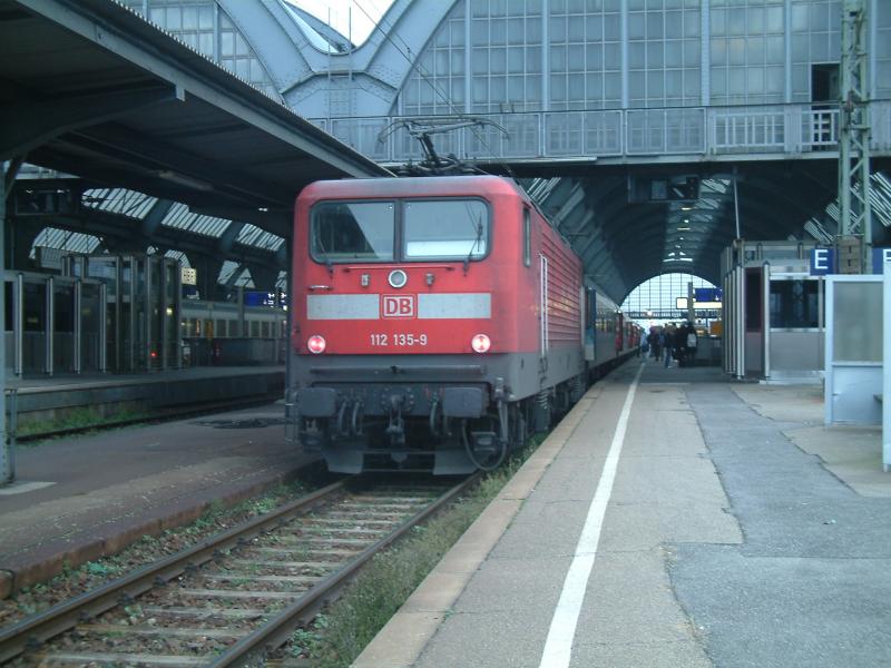 112 135 am 14.Dezember in Karlsruhe vor IRE 4911 nach Stuttgart
