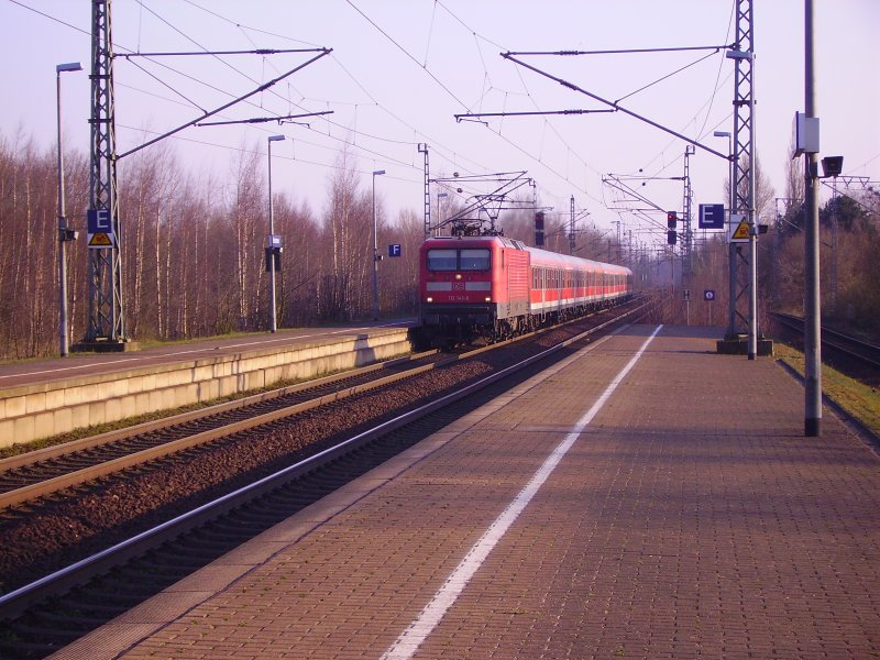 112 146-6 erreicht mit dem RE nach Kiel Elmshorn. 24.03.07