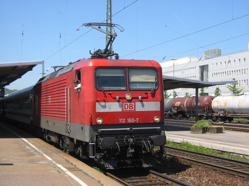 112 160 am 28.05.2005 in Pforzheim Hbf. Die Lok war mit IRE 4907 zwischen Karlsruhe und Stuttgart unterwegs.