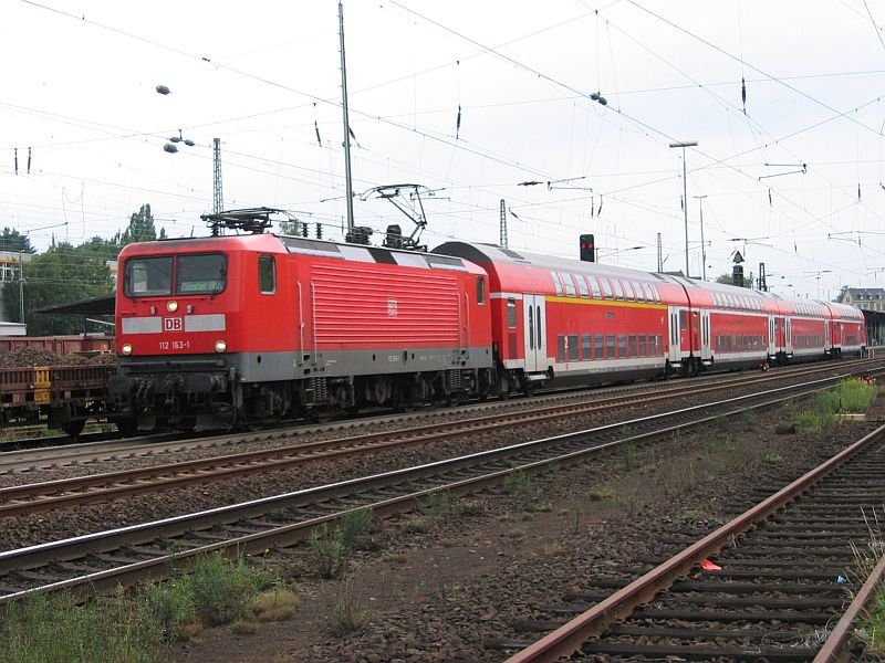 112 163-1 mit dem RE 7 in Solingen Hbf am 08.08.2007