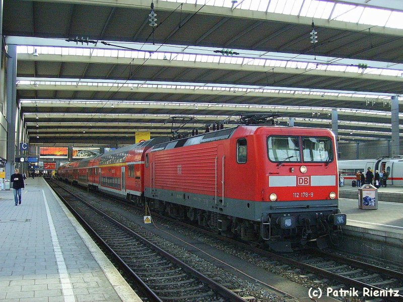112 178 mit RE nach Nrnberg Hbf am 15.01.2008 in Mnchen Hbf